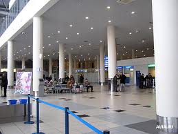 Боевики-сепаратисты готовятся захватить аэропорт г. Луганск. Ефремов дал приказ директору аэропорта Татаринову повредить диспетчерскую связь и саботировать высадку спецназа.